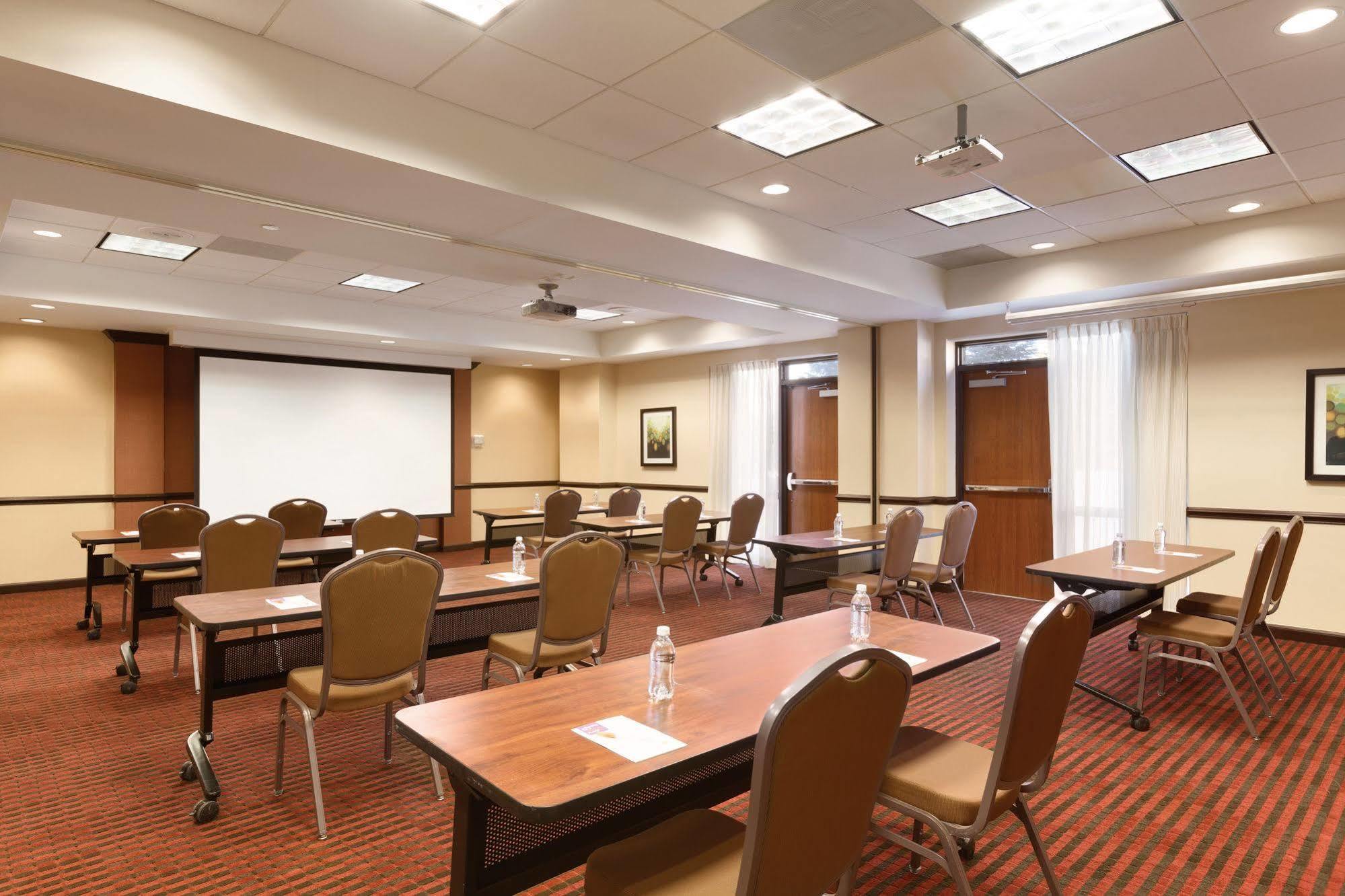 Hyatt Place Chantilly Dulles Airport South Exterior foto
